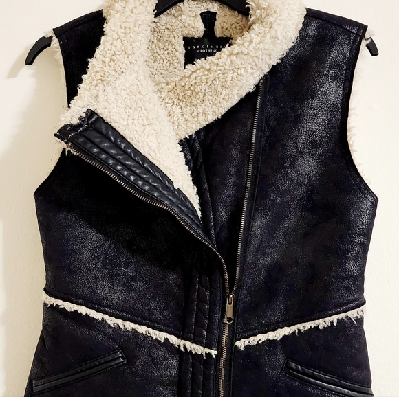 Santuary clothing faux suede sherpa winter vest - Picture 3 of 8